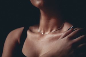 5 Dermatologist-Approved Products That Finally Fade Neck Dark Spots (2026)
