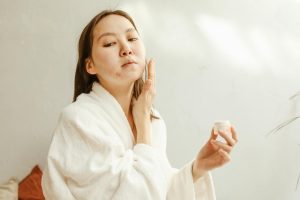 How to Use Benzoyl Peroxide Without Drying Skin: The Complete 2026 Routine