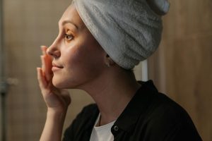 Retinol vs Retinoid: The Difference Explained (2026 Guide)